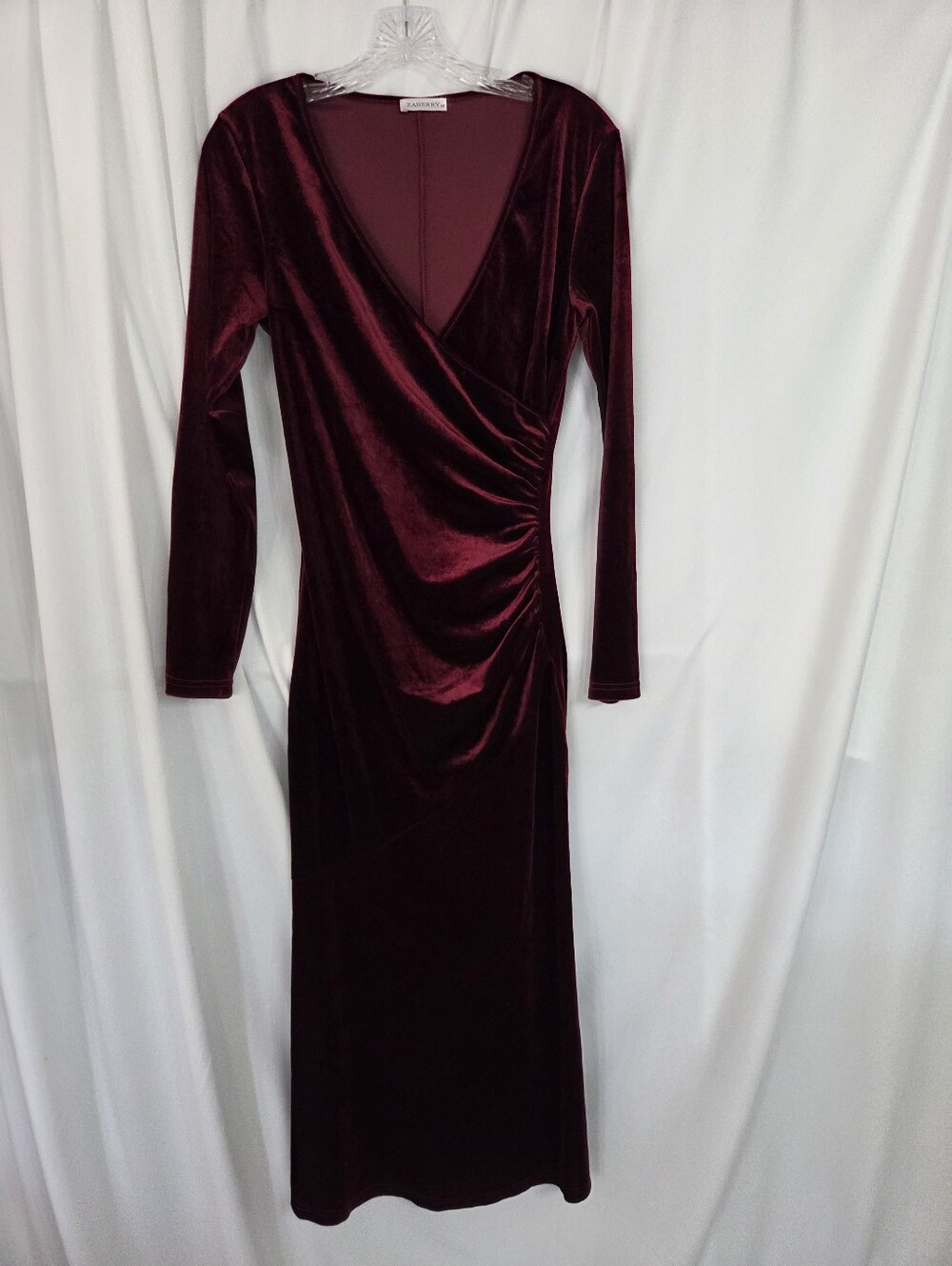 Zaberry Ruched-Style Velvet Maxi Dress in Burgundy Size M